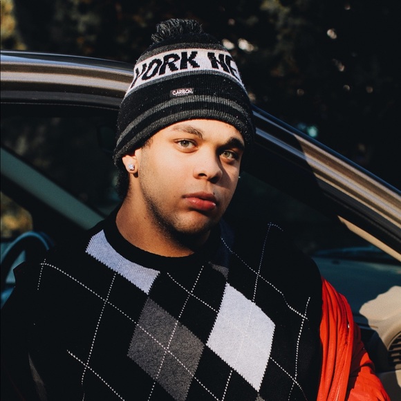 Profile Picture of John Savino (@johnsavino) on Poshmark