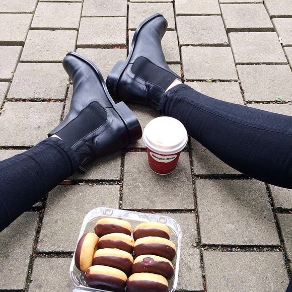 Profile Picture of Erin Juracka (@etj123) on Poshmark