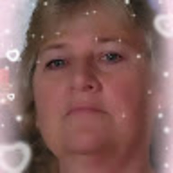 Profile Picture of Donna Wyatt (@dwyatt1966) on Poshmark
