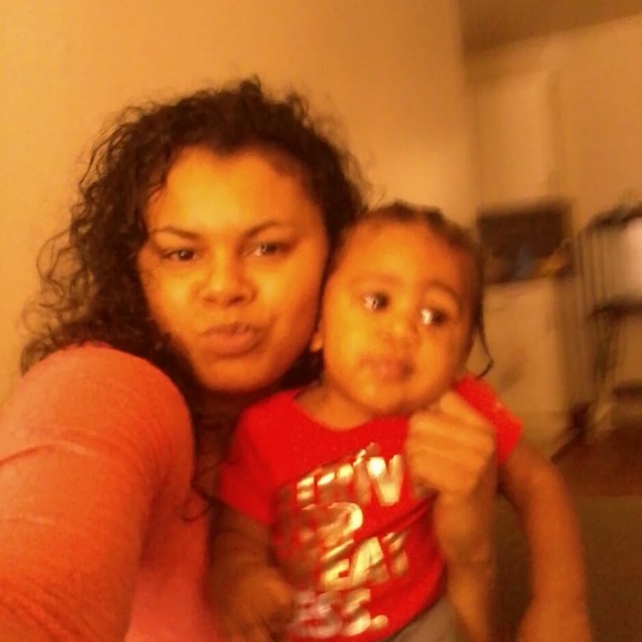 Aurella Hall - Poshmark Profile Picture of Aurella Hall (@aurella) on Poshmark