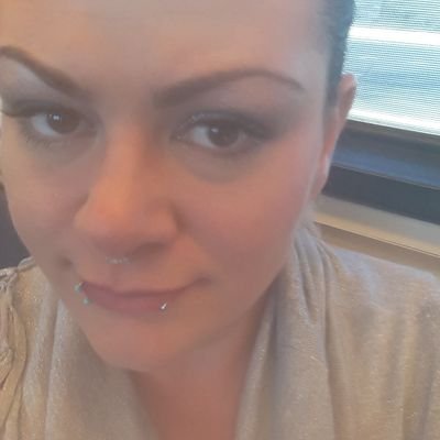 Profile Picture of Danielle Robles S. (@Maggette408) on Twitter