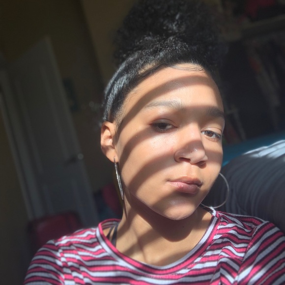 Profile Picture of Mya Britman (@nicolemarie867) on Poshmark