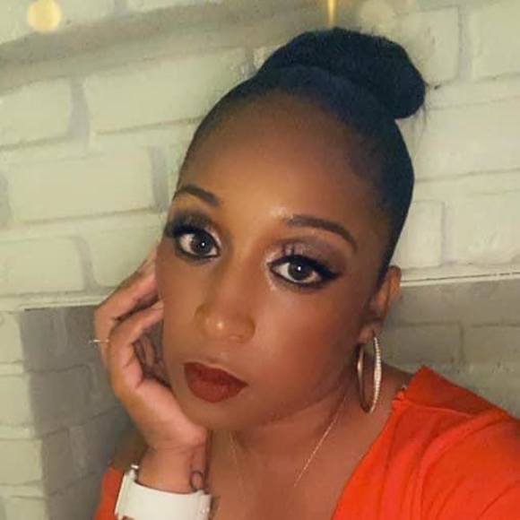 Profile Picture of Latrece Escamilla (@deaescamilla) on Poshmark