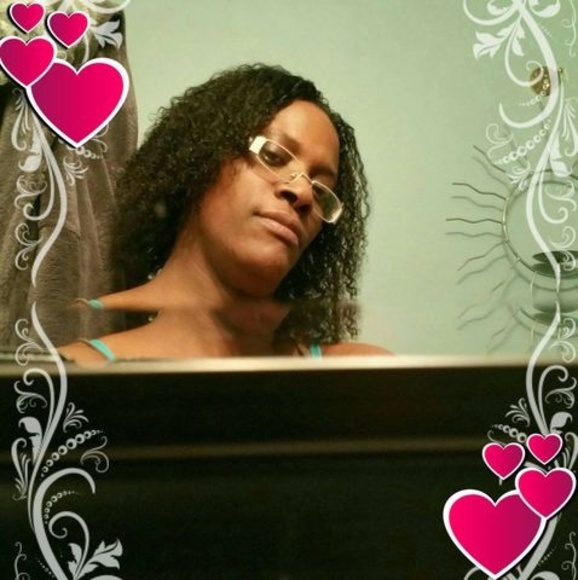 Profile Picture of Charmaine Roberts (@charmainerob891) on Poshmark