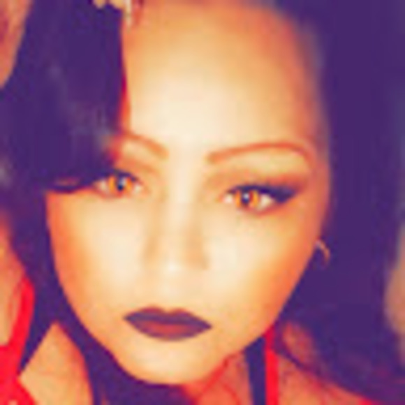 Profile Picture of Crystal Cooper (@coopercrystal34) on Poshmark