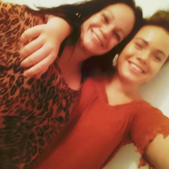 Profile Picture of Dawn Gilbert (@dawnsjoblom8) on Poshmark