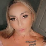 Profile Picture of Michelle Walmsley (@bigbubblybeauty) on Instagram