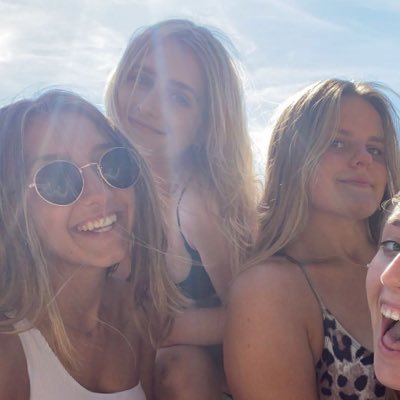 Profile Picture of Ella Ruby Cole (@ellarubyc) on Twitter