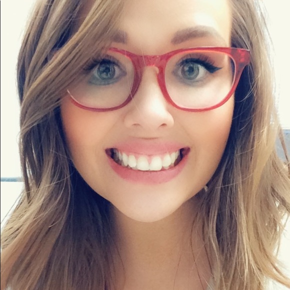 Profile Picture of Samantha Cattivera (@samcatt24) on Poshmark