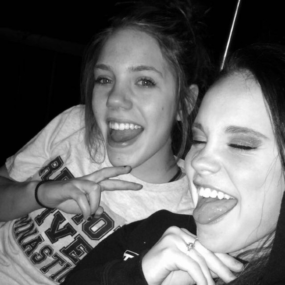 Profile Picture of Toni Muzzo (@tonim3) on Poshmark