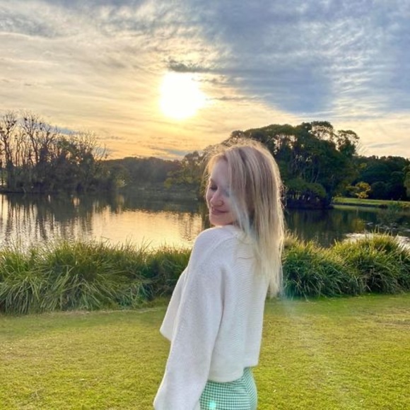 Profile Picture of Brooke Littler (@brooke_littler) on Poshmark