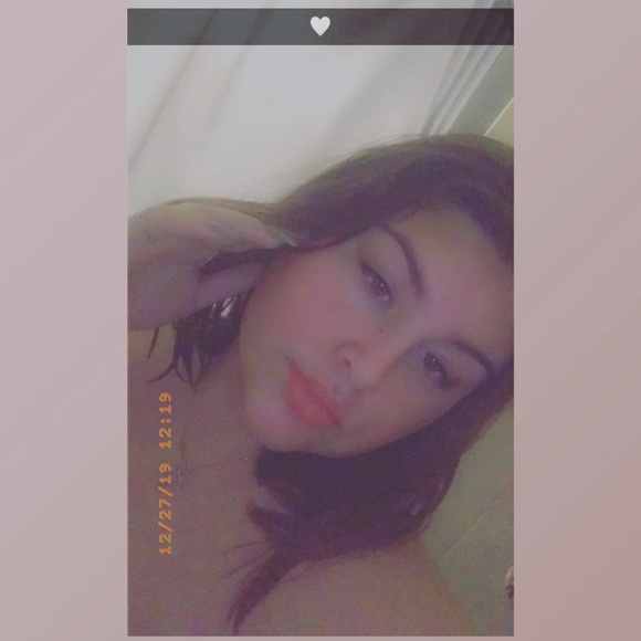 Profile Picture of Alyssa Kyle (@alyssakyle29) on Poshmark