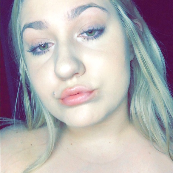 Profile Picture of Briana Germer (@brianagermer) on Poshmark