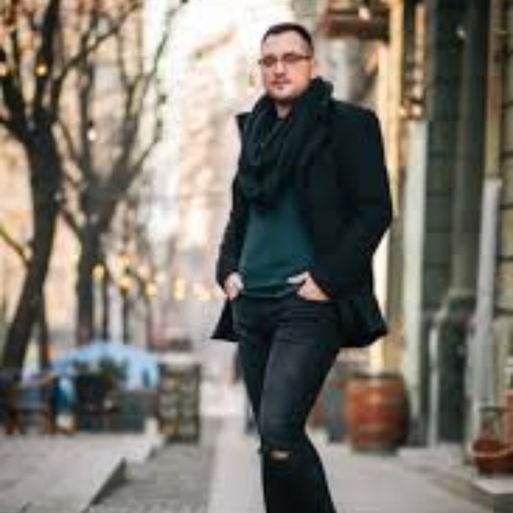 Profile Picture of James Leathers (@jamesleather351) on Poshmark