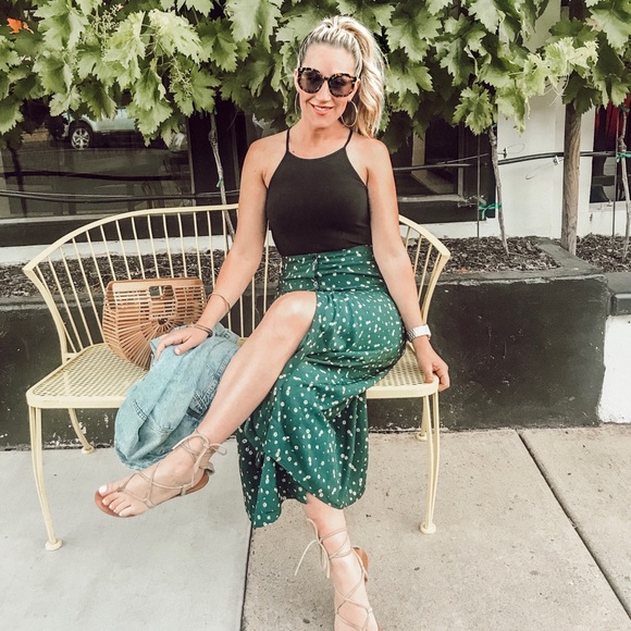 Profile Picture of Naomi Gugliotta (@naomisuelouise) on Poshmark