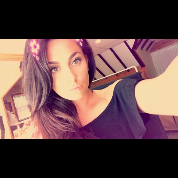 Profile Picture of Michelle Mascetta (@mmascetta) on Poshmark