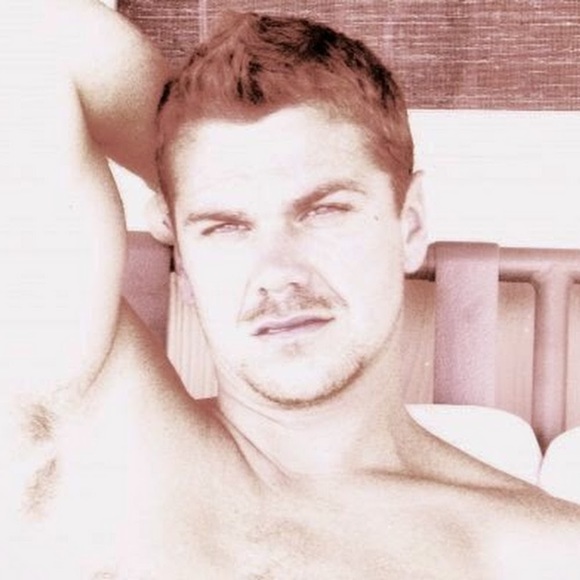 Profile Picture of Tony Bell (@belldozer1) on Poshmark