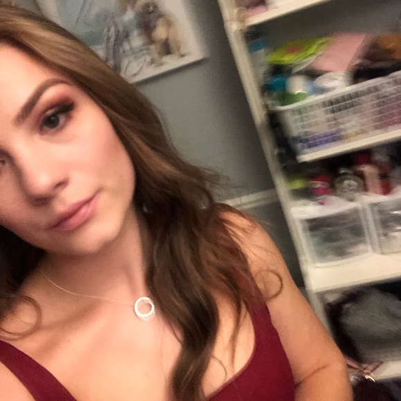 Profile Picture of Shaylene Victoria (@shayleneybeans) on Poshmark