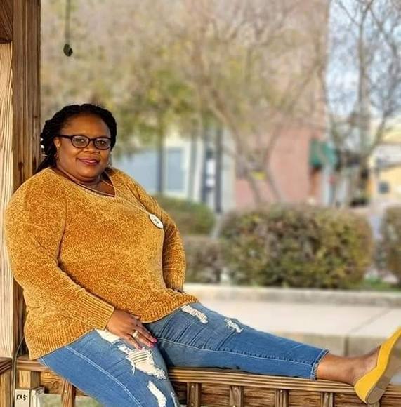 Profile Picture of Jolanda Bonner (@mrsblackberry) on Poshmark