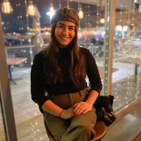 Profile Picture of Victoria Harary (@victoriaharary) on Poshmark