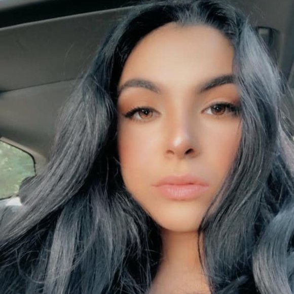 Profile Picture of Linda Ruotolo (@lindaruotolo) on Poshmark