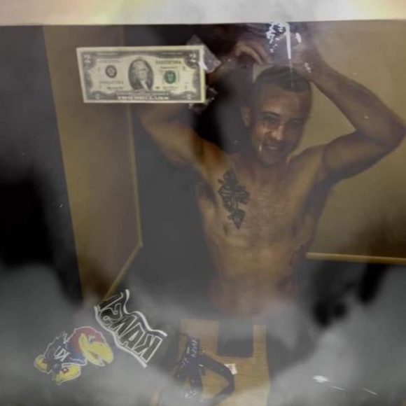 Profile Picture of Devon Schneider (@devon_schneider) on Poshmark