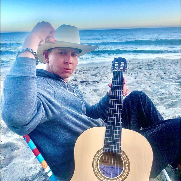 Profile Picture of Ryan Caryl (@ryanposhmark902) on Poshmark