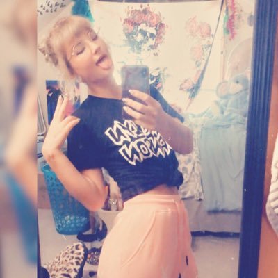 Profile Picture of Erica Hughes (@ericasvshady) on Twitter