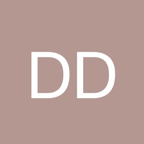 Profile Picture of David Dembinski (@daviddiane2) on Poshmark