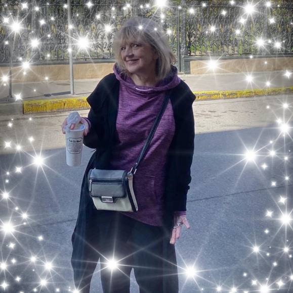 Profile Picture of Lee Bergemann (@gramsupnorth) on Poshmark