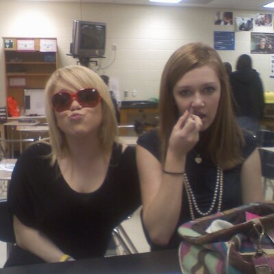 Profile Picture of Jenna Jarrett (@peaceloveandjen) on Twitter