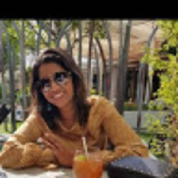 Profile Picture of Lavanya Subramaniam (@lsubramaniam) on Poshmark