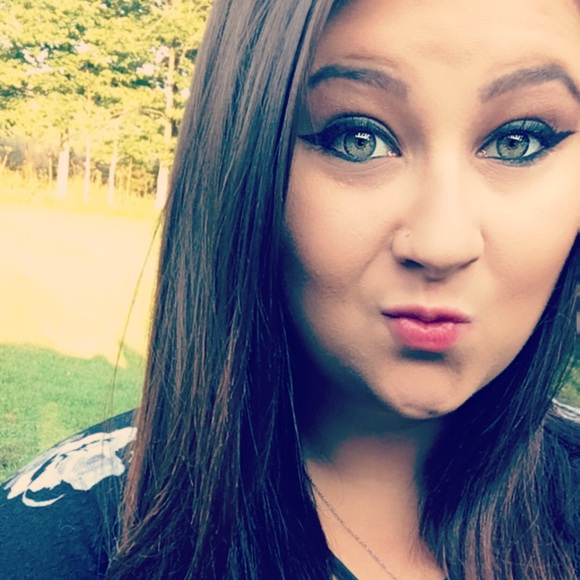 Profile Picture of Hannah Orebaugh (@midwestthrift23) on Poshmark