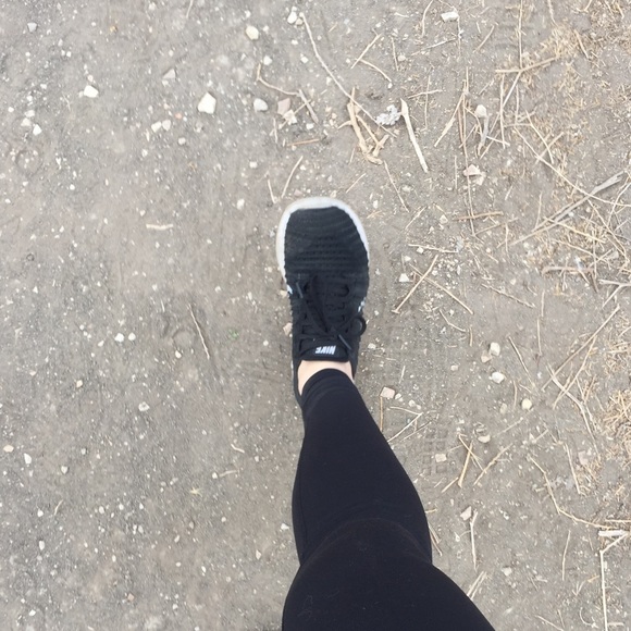 Profile Picture of Yen-peng Liu (@winnieponpon) on Poshmark