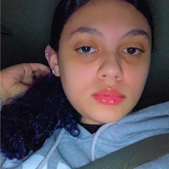 Profile Picture of Julissa Espinal (@juju42802) on Poshmark