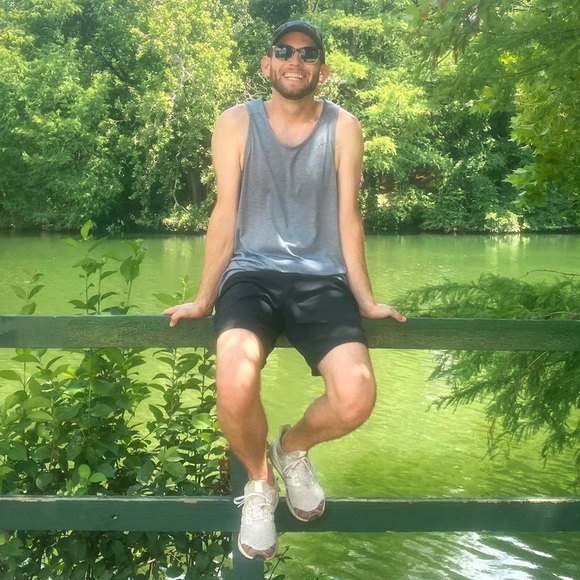 Profile Picture of Tyler Deboard (@tylerdeboard) on Poshmark