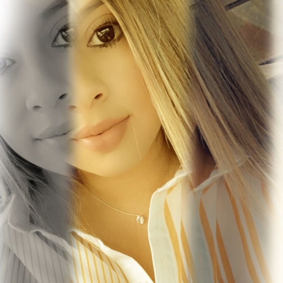 Profile Picture of Mayra Alvarez (@pepsita) on Poshmark