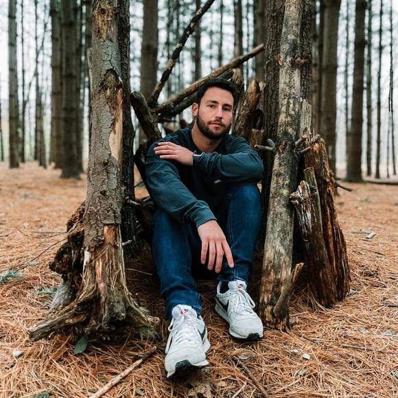 Profile Picture of Noah Davidovitch (@noahdavidovitch) on Poshmark