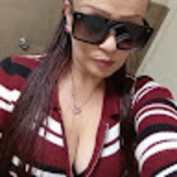 Profile Picture of Nova Prien (@novaprien1) on Poshmark