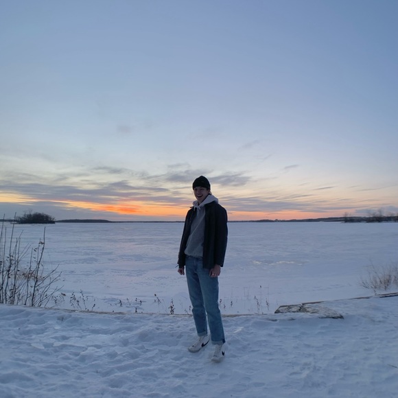 Amelie Bentler - Poshmark Profile Picture of Amelie Bentler (@ameliebentler) on Poshmark