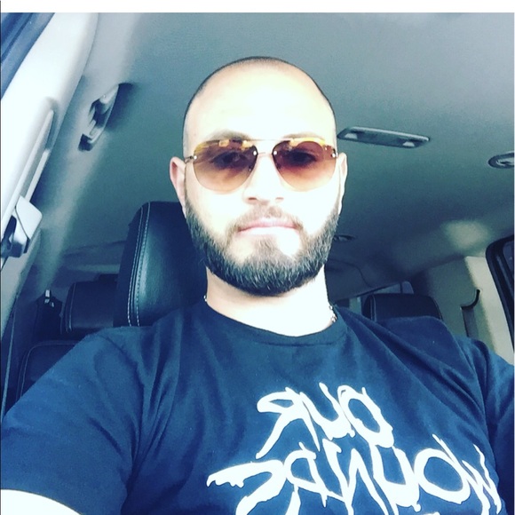 Profile Picture of David Manukyan (@david8one8) on Poshmark