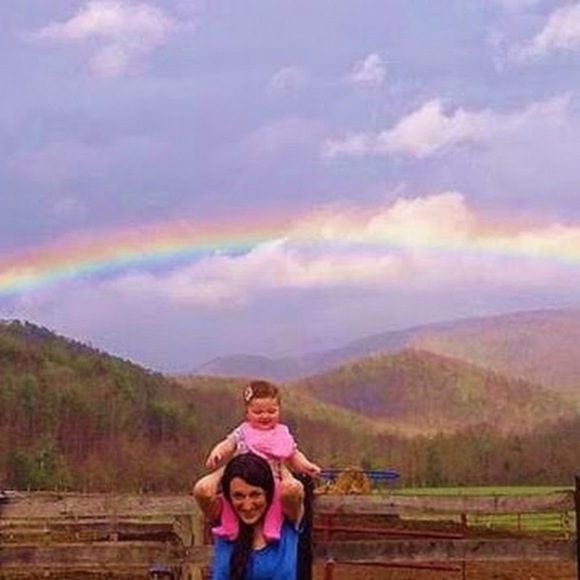 Profile Picture of Hannah Pillow (@hpillow) on Poshmark