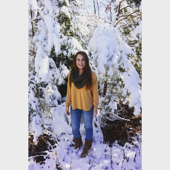 Profile Picture of Morgan Loadholtz (@morganloadholtz) on Poshmark