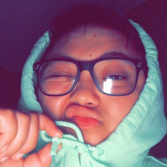 Profile Picture of Hailey Hudson (@haileyhudson689) on Poshmark