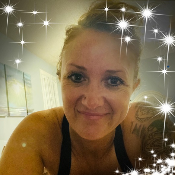 Profile Picture of Jamie Flanders peters (@jfpeters77) on Poshmark