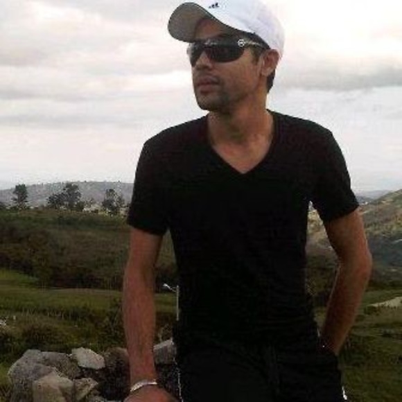 Profile Picture of Fernando Gomez (@fer_2228) on Poshmark