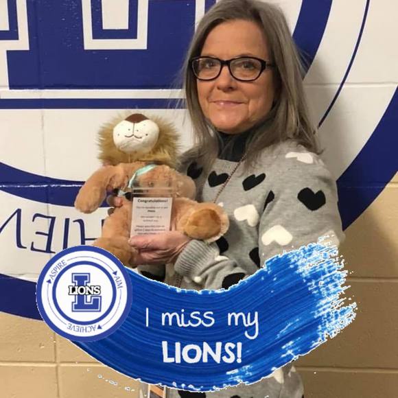 Profile Picture of Ruth Hudson (@ruthhudson1956) on Poshmark