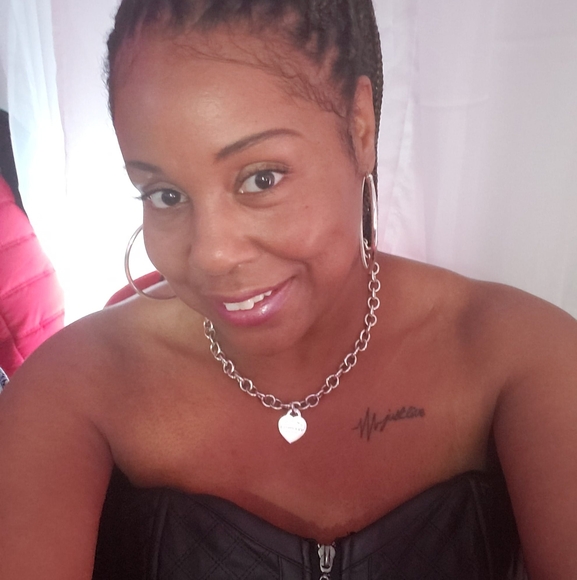 Profile Picture of Carmelita Alexander-mathis (@cmathishome) on Poshmark