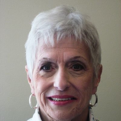 Profile Picture of Elizabeth Robertshaw (@Elizabe72032507) on Twitter