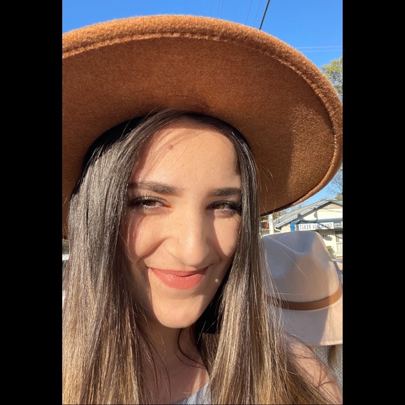 Profile Picture of Lidiam Dreikha (@lidiamrdk) on Poshmark